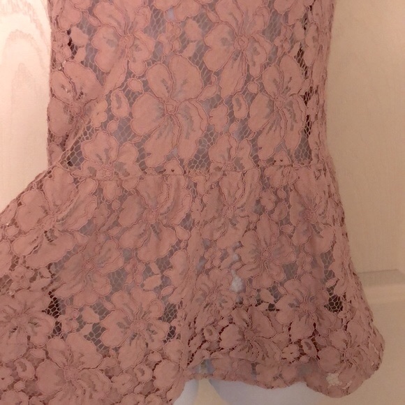 Gorgeous lace peplum blouse - Picture 5 of 13